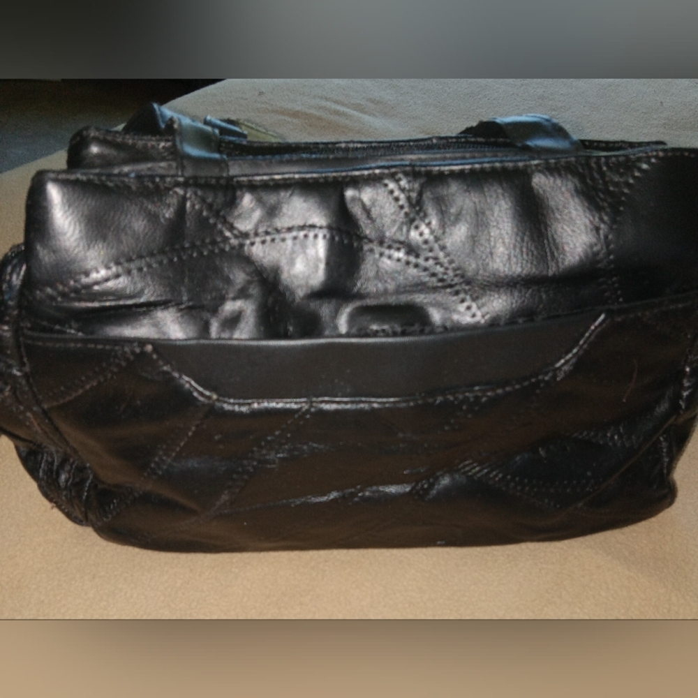 Basic Blk Purse - image 1
